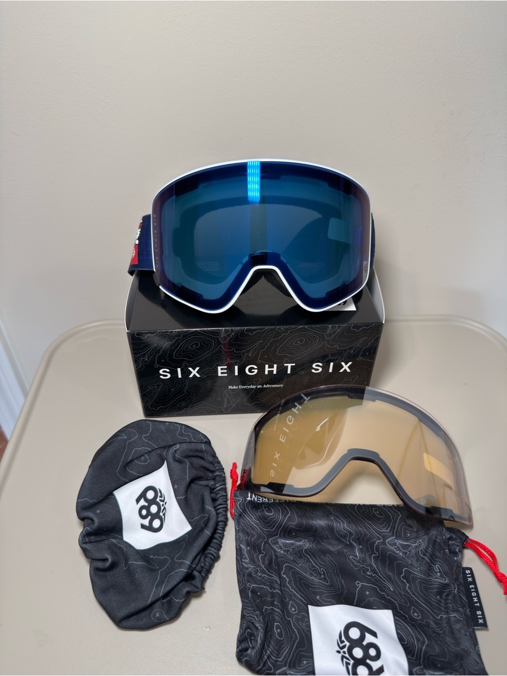 Hello Kitty 686 magnetic ski goggles - Picture 7 of 8